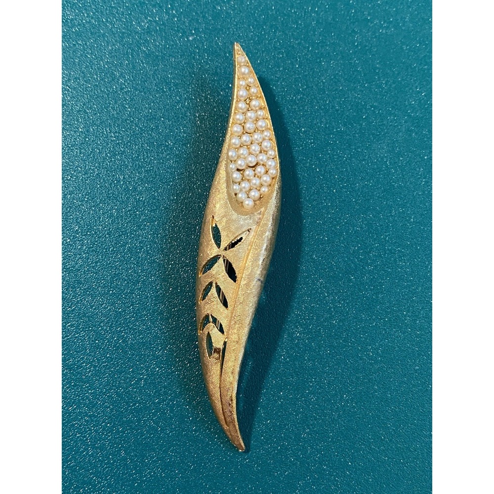 Vintage 60's Signed BSK GoldTone Textured Leaf Faux Seed Pearls Pierced Design